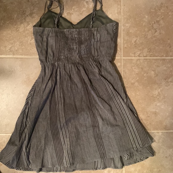 Spring/Summer Dress - Picture 4 of 6